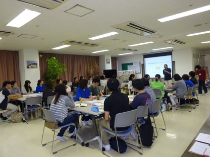 会の様子